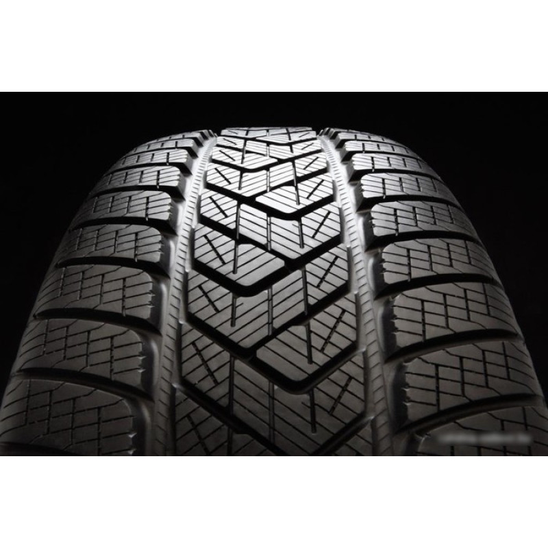Pirelli Scorpion Winter 255/55R18 109H (run-flat)