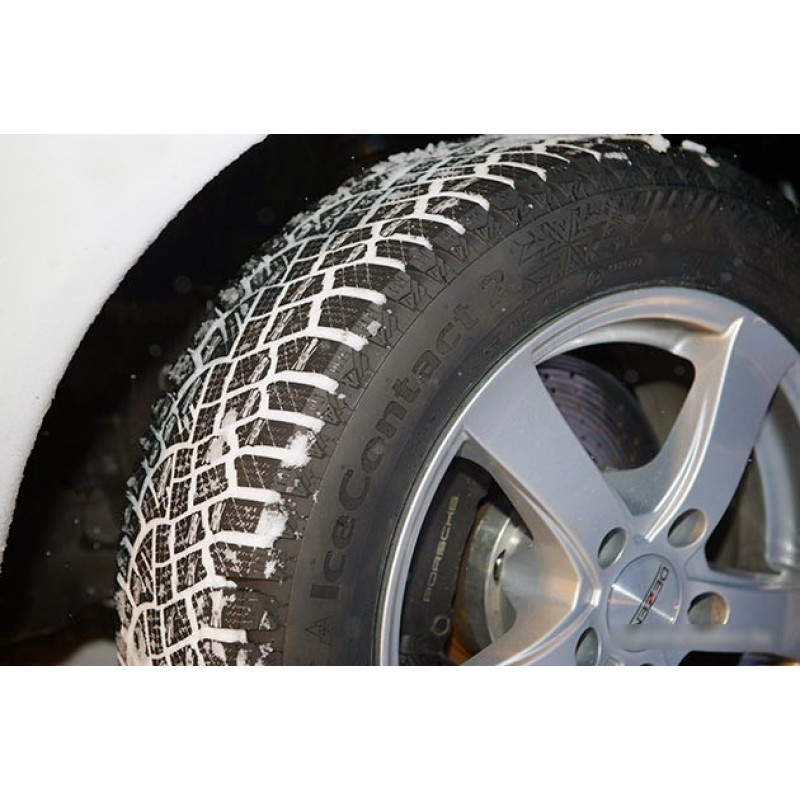 Continental IceContact 2 225/55R17 101T (шипы)
