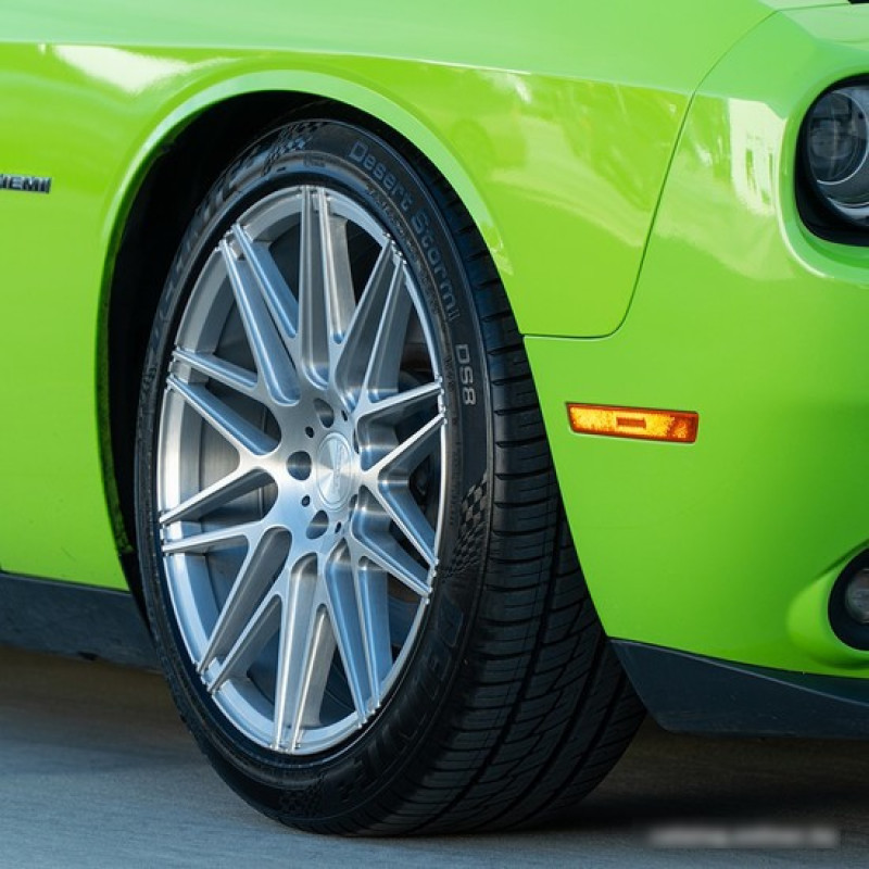 Delinte DS8 295/35R21 107Y