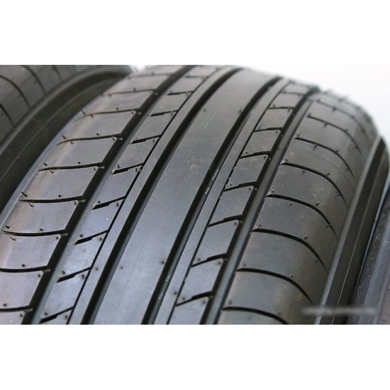 Yokohama E70N 215/55R17 94V