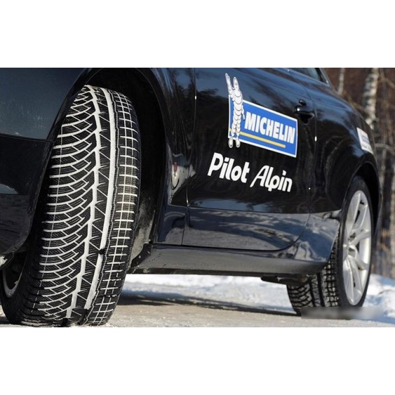 Michelin Pilot Alpin PA4 225/45R18 95V