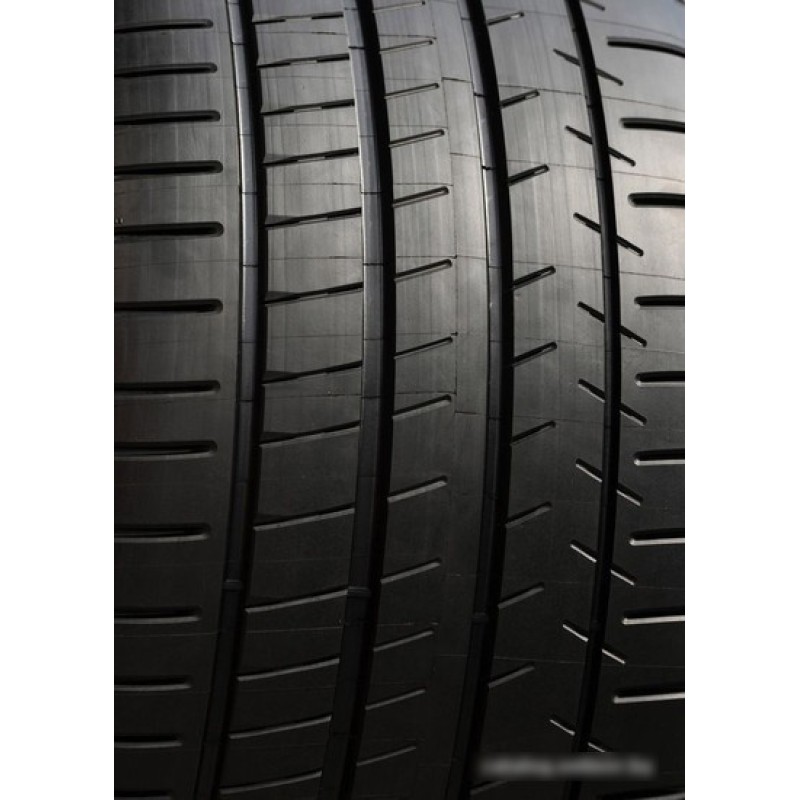 Michelin Pilot Super Sport 255/45R19 100Y